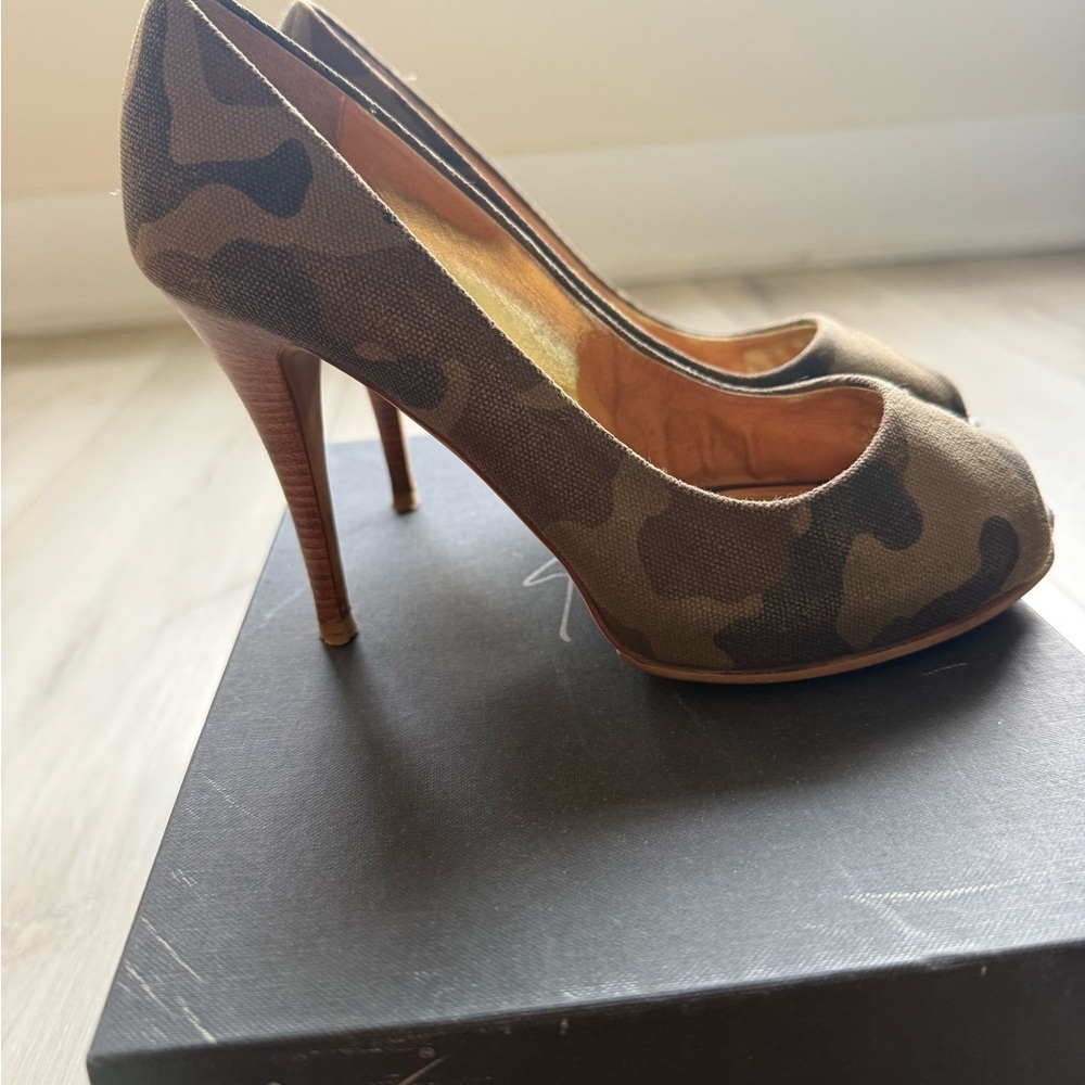 Giuseppe Zanotti Camouflage Peep-Toe pumps. Size 36.5 - Picture 2 of 9